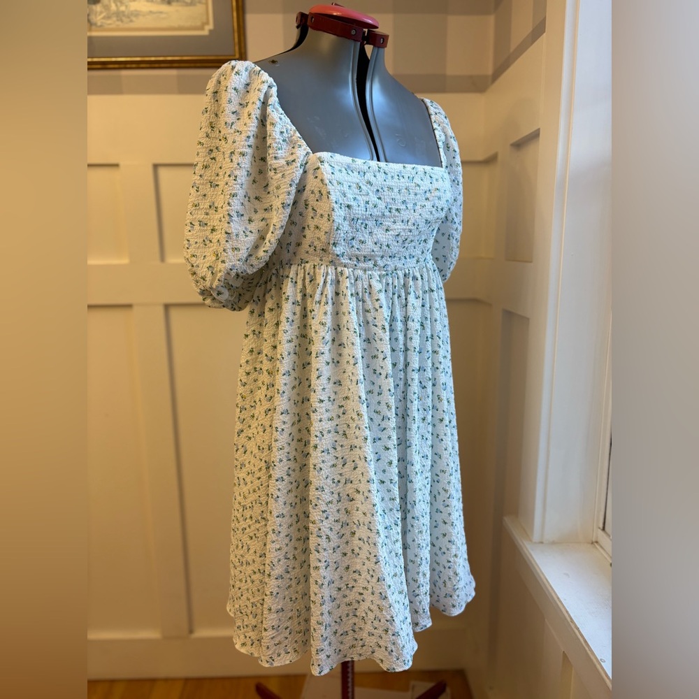 Storia Cream Dress with Green Floral Print and Puff Sleeves Romantic Small